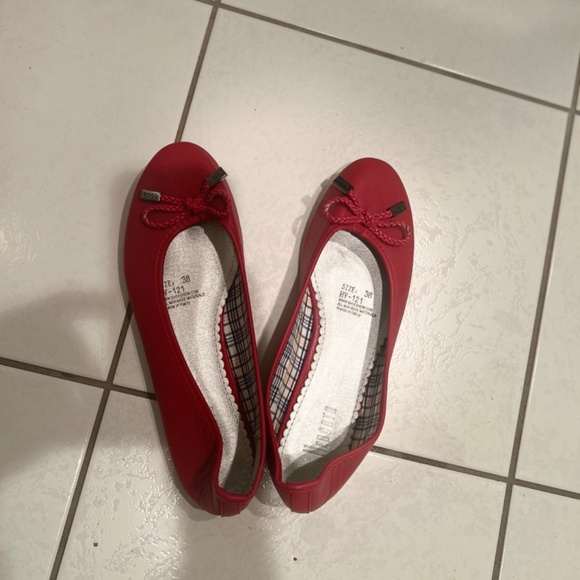 Red ballerina - Picture 2 of 3